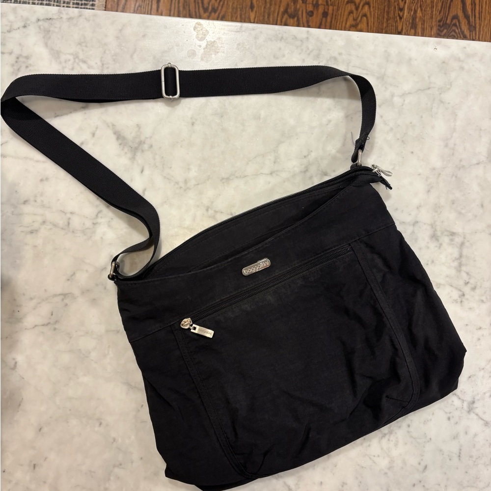 Black Baggallini Crossbody Shoulder Bag